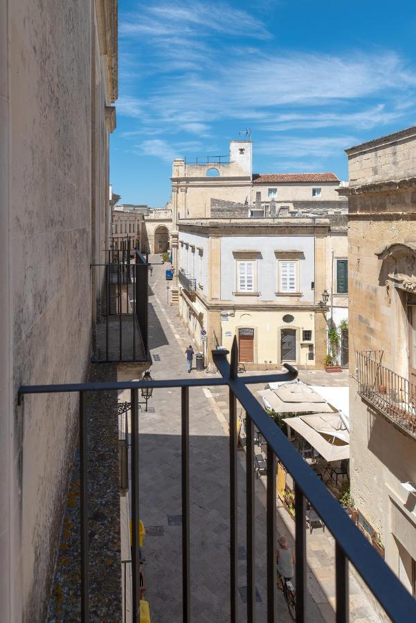 Palazzo Charlie Acomodação com café da manhã Lecce Exterior foto