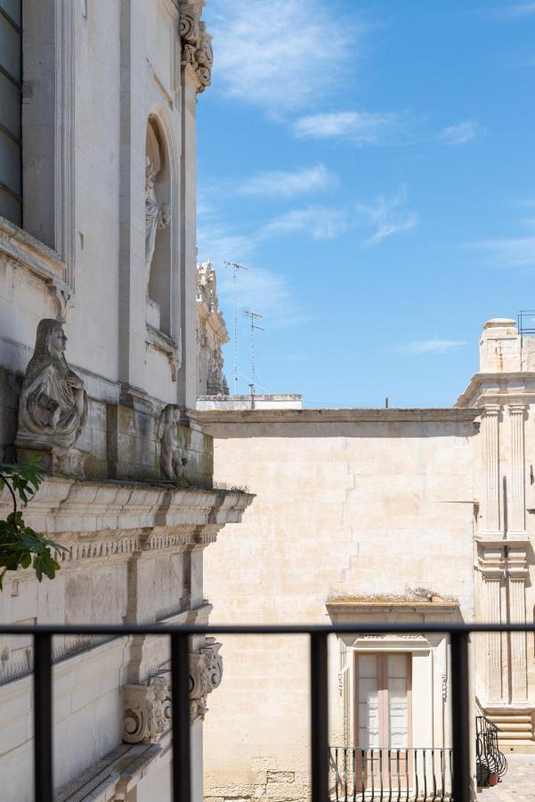 Palazzo Charlie Acomodação com café da manhã Lecce Exterior foto