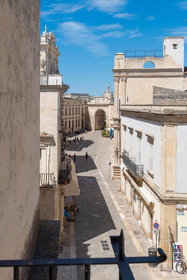 Palazzo Charlie Acomodação com café da manhã Lecce Exterior foto